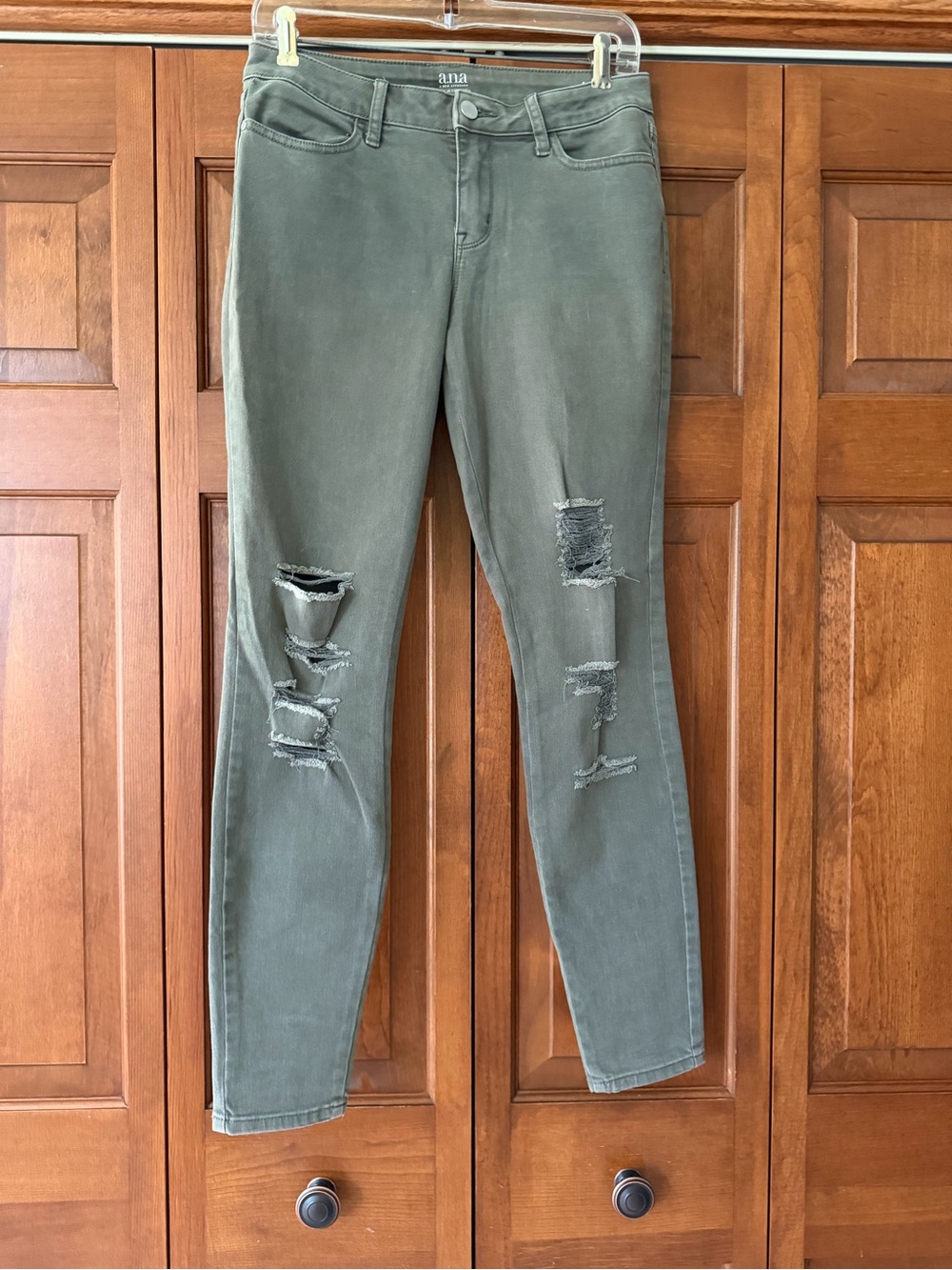 a.n.a Olive High-Rise Casual Jeans - Size 4 - Picture 1 of 6